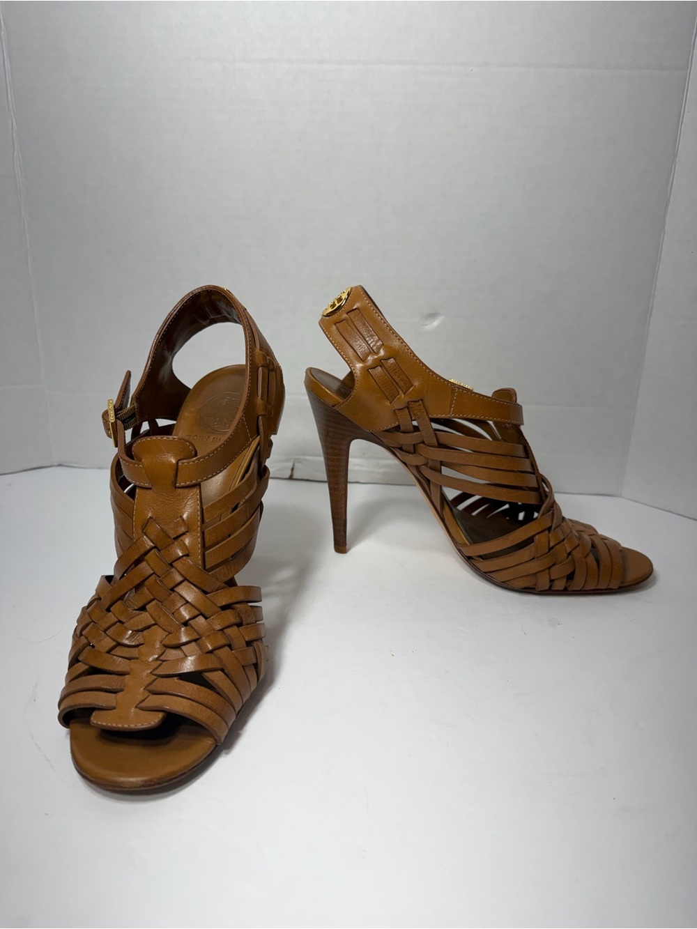 TORY BURCH $325 Nadia Brown Woven Leather Logo Detail Huarache Sandals Heels 9M